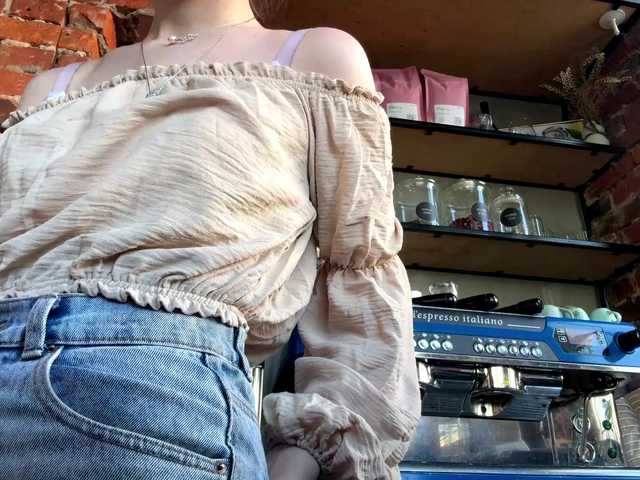 JoannGrater's BongaCams show and profile