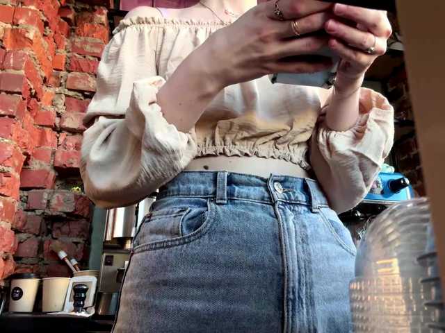 JoannGrater's BongaCams show and profile