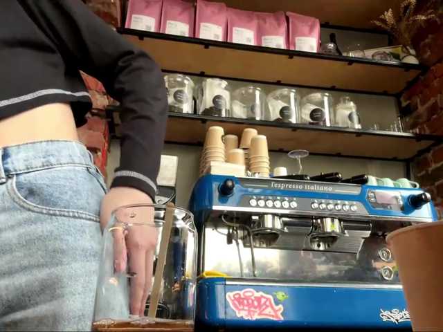 JoannGrater's BongaCams show and profile