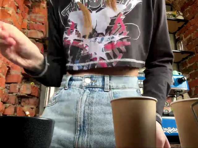 JoannGrater's BongaCams show and profile