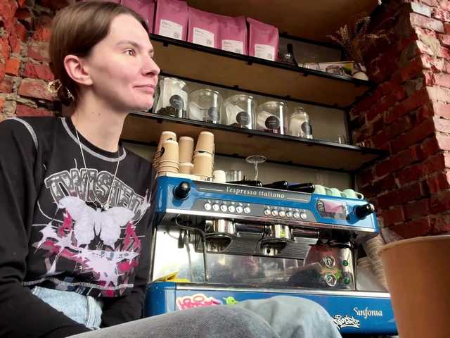 JoannGrater's BongaCams show and profile