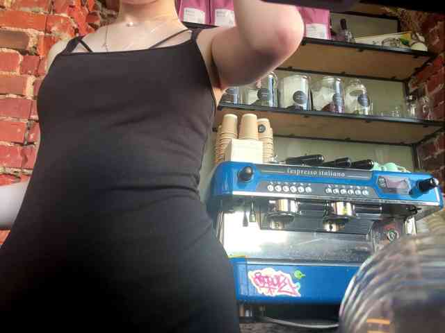 JoannGrater webcam