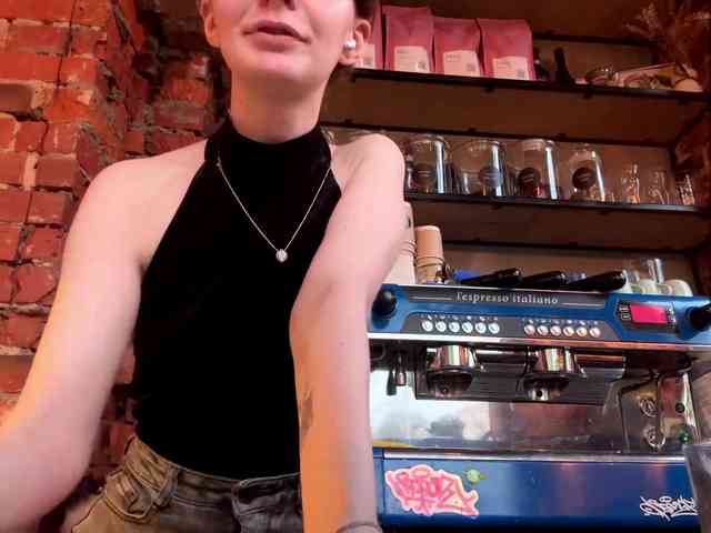 JoannGrater webcam