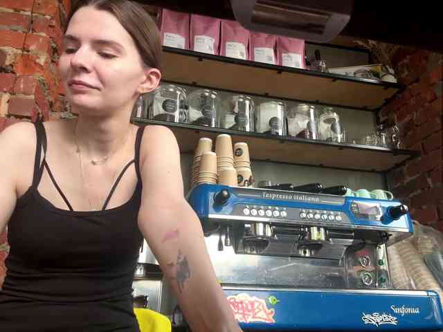 JoannGrater webcam