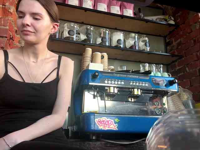 JoannGrater webcam