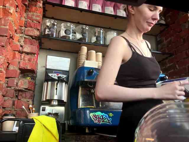 JoannGrater webcam