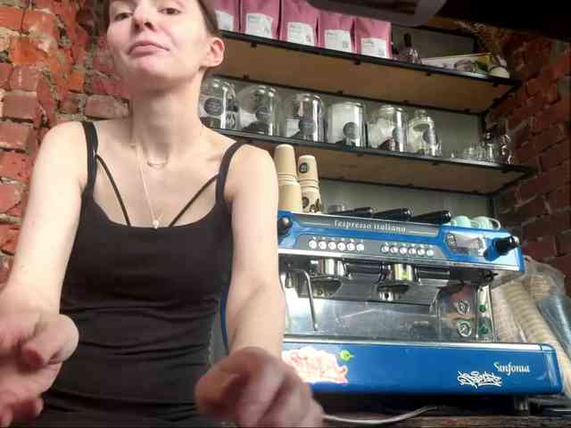 JoannGrater webcam