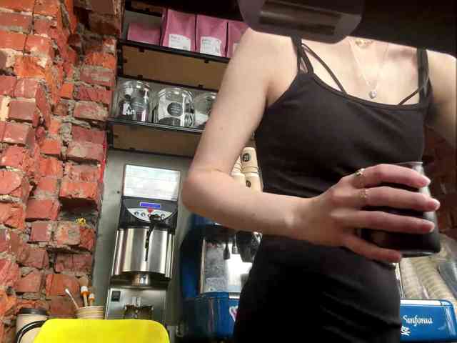 JoannGrater webcam
