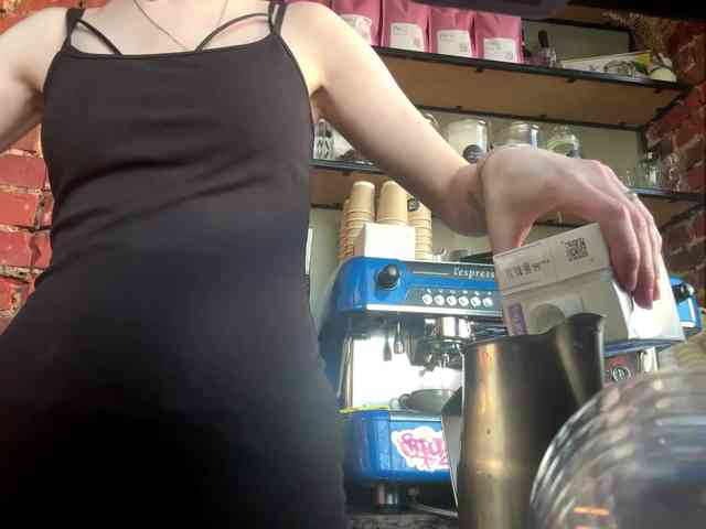 JoannGrater webcam