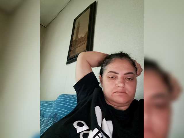 Cris810a's BongaCams show and profile