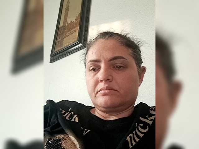 Cris810a's BongaCams show and profile