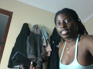 Slutybitch1's Live Webcam