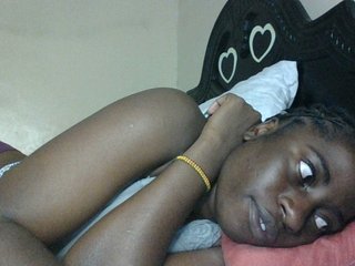 Slutybitch1's Live Webcam
