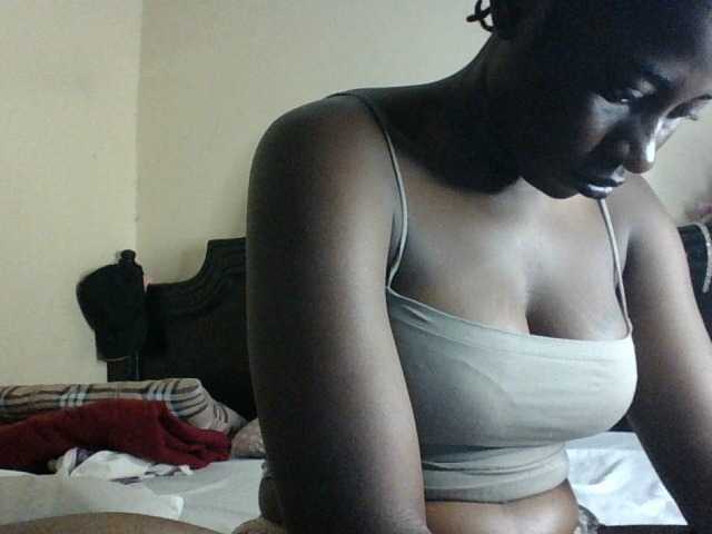 Slutybitch1 live cam on BongaCams