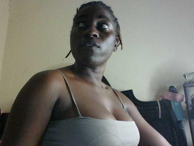 Slutybitch1 live cam on BongaCams