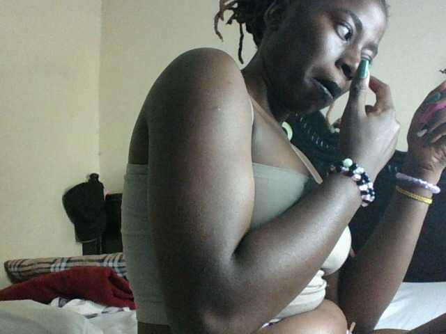 Slutybitch1 live cam on BongaCams