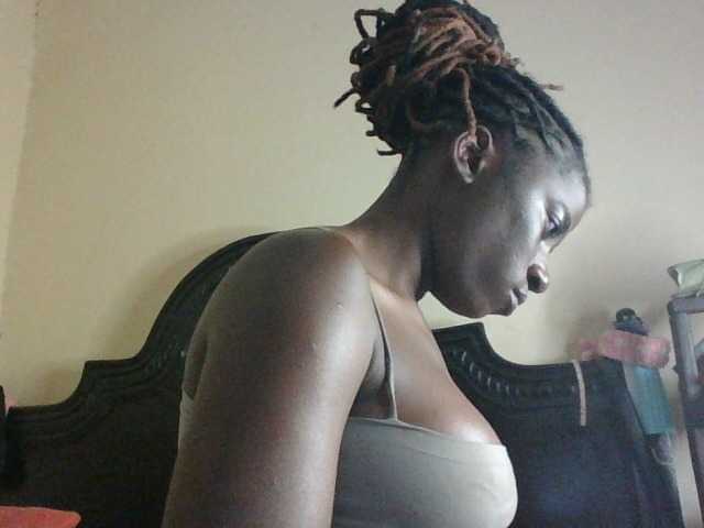 Slutybitch1 live cam on BongaCams