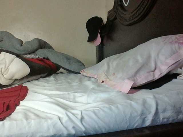 Slutybitch1 webcam