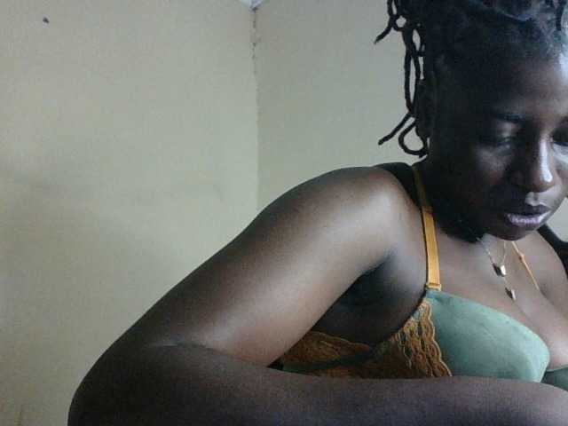 Slutybitch1 live cam on BongaCams