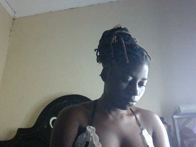 Slutybitch1 live cam on BongaCams