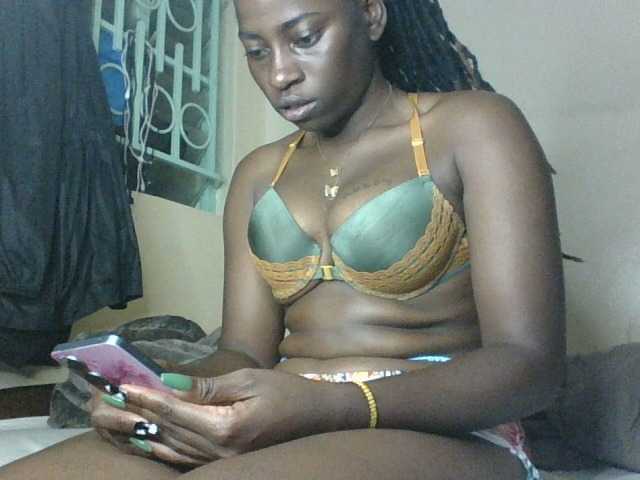 Slutybitch1 live cam on BongaCams