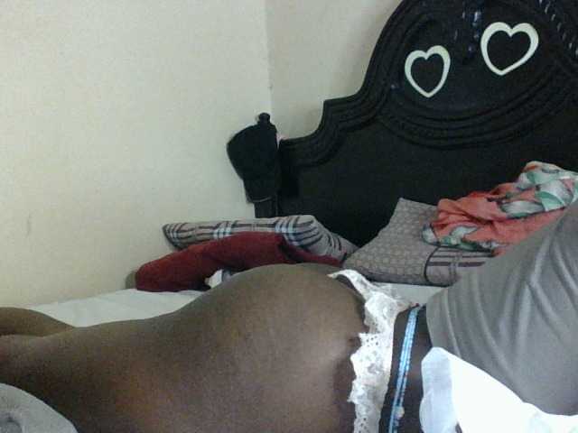 Slutybitch1 live cam on BongaCams