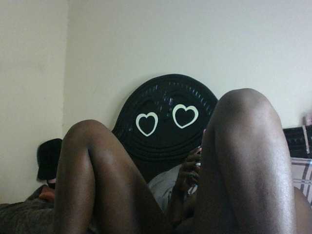 Slutybitch1 live cam on BongaCams