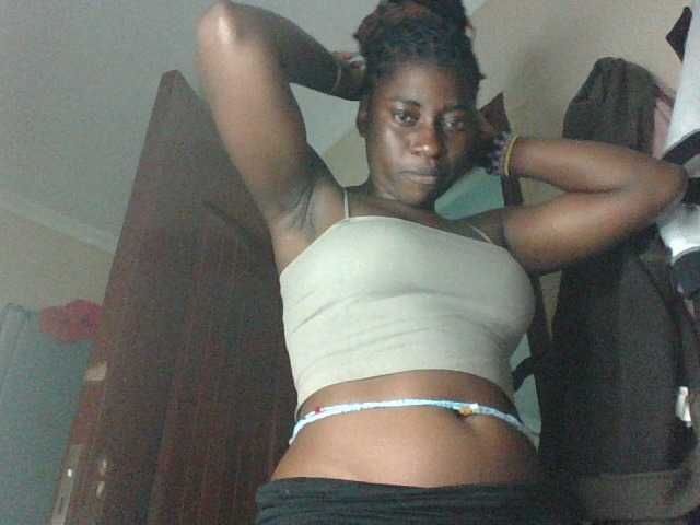 Slutybitch1 live cam on BongaCams