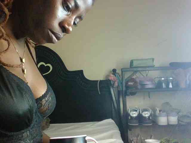 Slutybitch1 webcam
