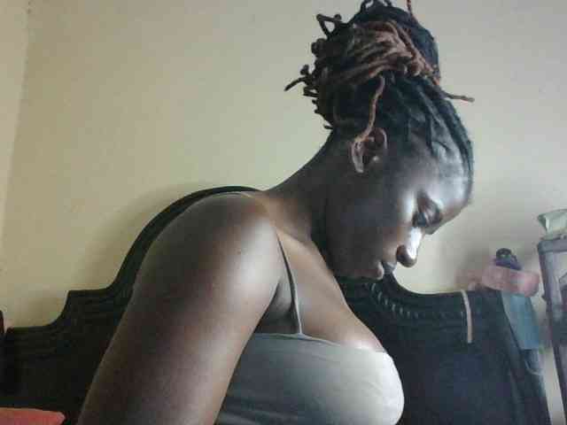 Slutybitch1 webcam