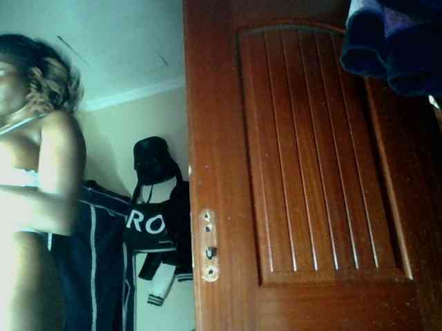 Slutybitch1 webcam