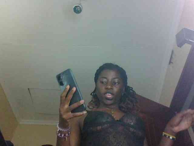 Slutybitch1 webcam