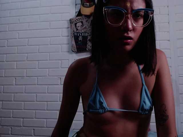 crystalstonee1 live cam on BongaCams