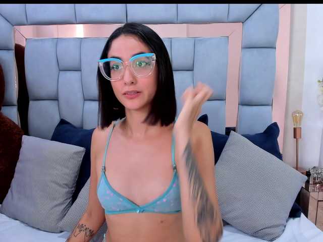 crystalstonee1 live cam on BongaCams