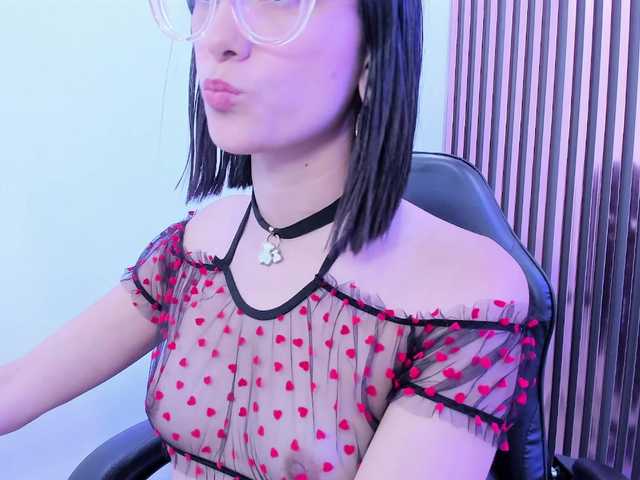 crystalstonee1 live cam on BongaCams
