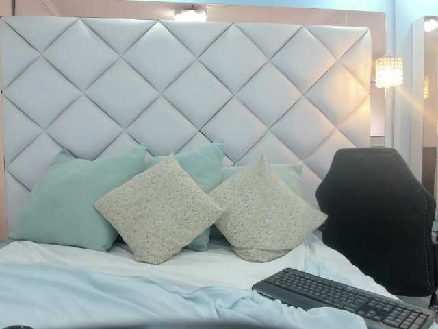 crystalstonee1 Live Cam on BongaCams
