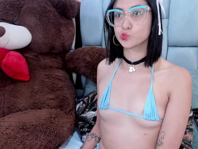 crystalstonee1 live cam on BongaCams