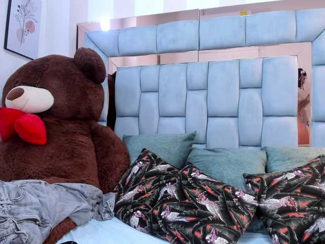 crystalstonee1 live cam on BongaCams