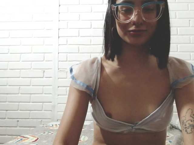crystalstonee1 live cam on BongaCams