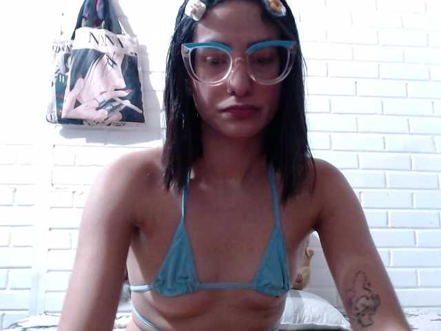 crystalstonee1 live cam on BongaCams