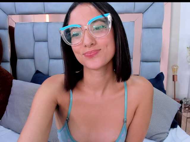 crystalstonee1 live cam on BongaCams