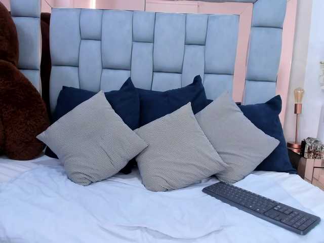 crystalstonee1 live cam on BongaCams
