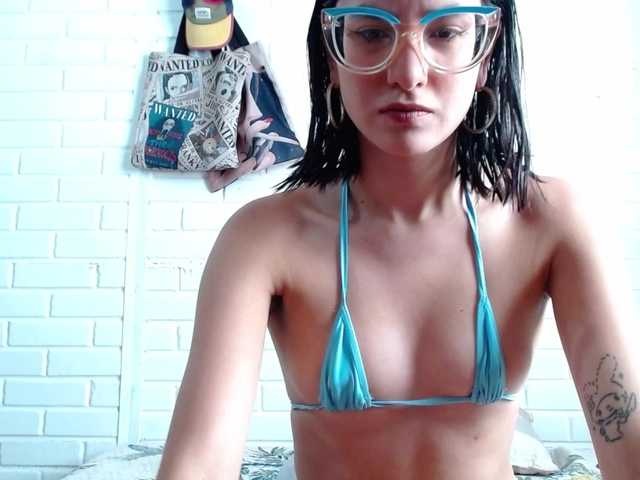 crystalstonee1 live cam on BongaCams