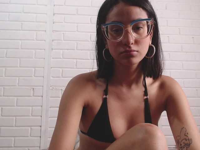 crystalstonee1 live cam on BongaCams