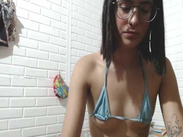 crystalstonee1 live cam on BongaCams