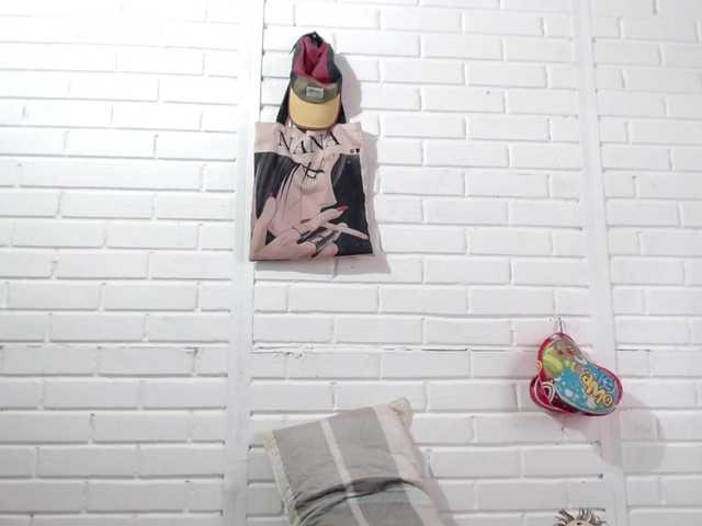 crystalstonee1 live cam on BongaCams