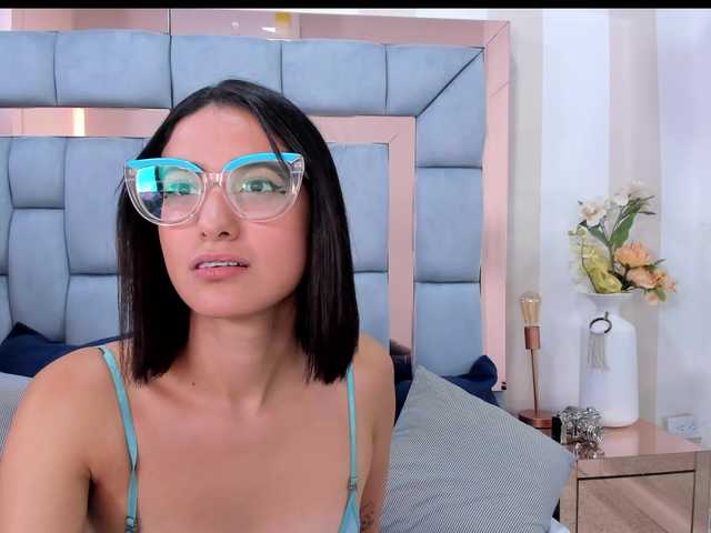 crystalstonee1 live cam on BongaCams