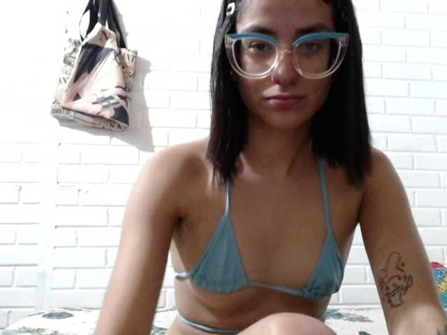 crystalstonee1 live cam on BongaCams