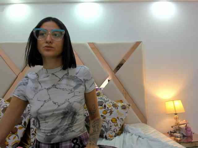 crystalstonee1 webcam