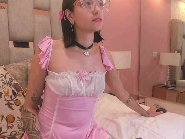 crystalstonee1 webcam